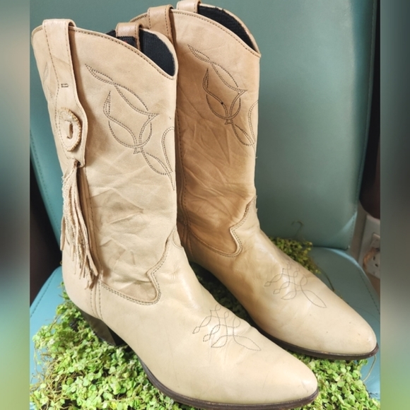 Laredo Shoes - LAREDO 80's Vintage Tan Cream Retro Leather Western Fringe Cowboy Girl Boots 9M